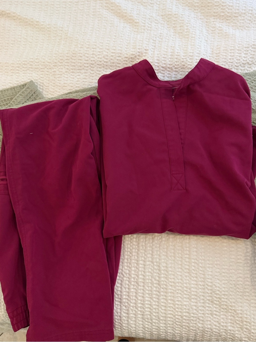 FIGS Magenta Scrubs Set XS/SMALL PETITE